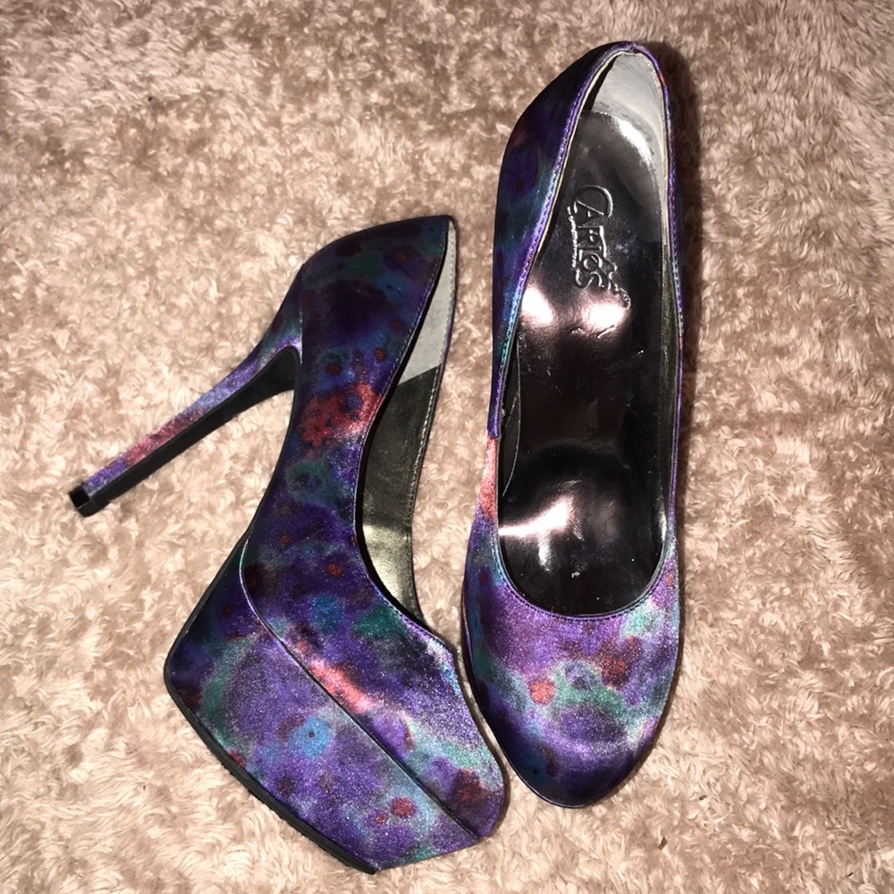 Heels - Picture 2 of 4